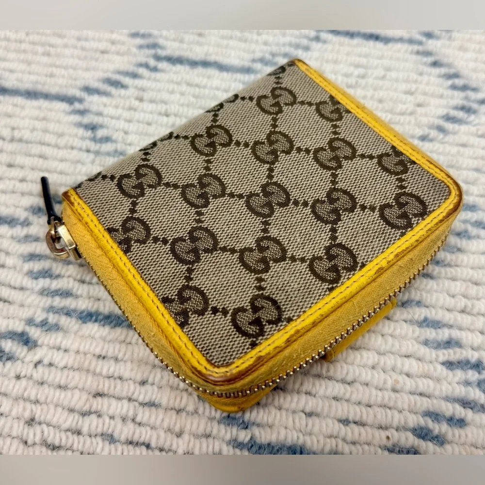 GUCCI GG Monogram Canvas Yellow Leather Bifold Zip Around Wallet Made in Italy